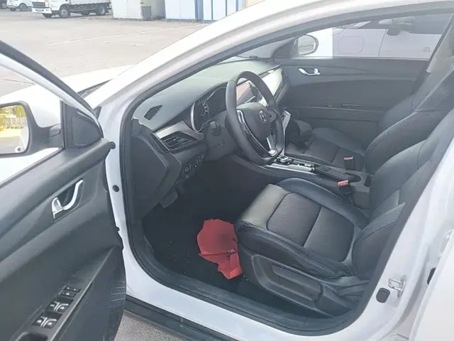 Changan Eado — Фото автомобиля 15