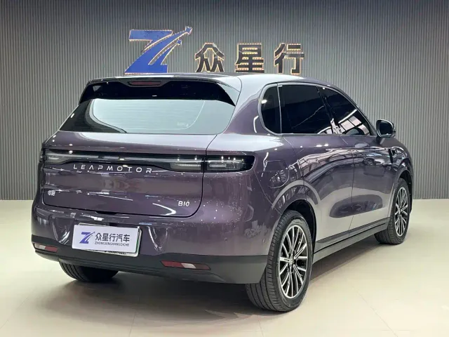 Leapmotor B10 — Фото автомобиля 10