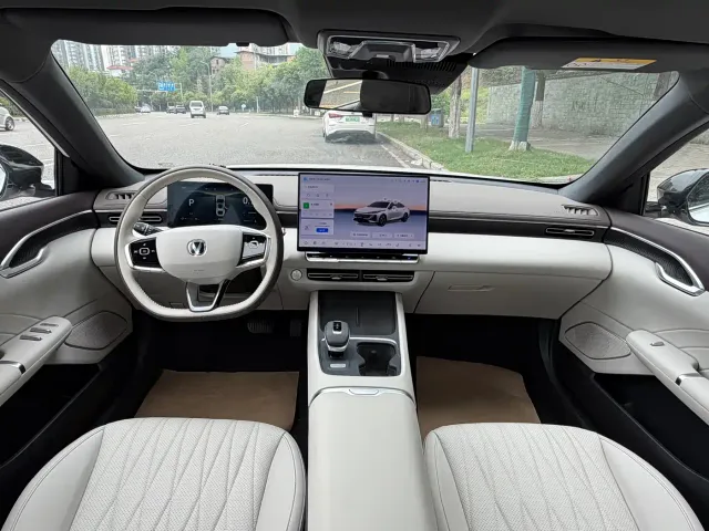 Changan Eado — Фото автомобиля 8