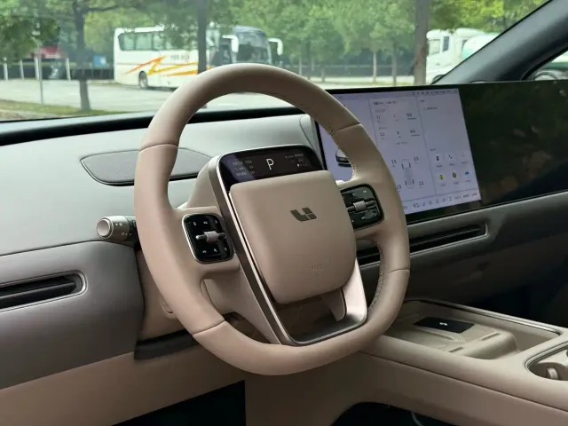 Li Auto i6 — Фото автомобиля 7