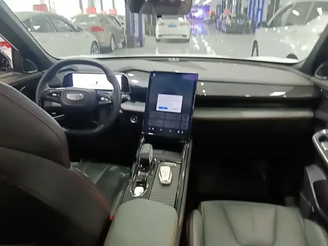 Geely Boyue — Фото автомобиля 9