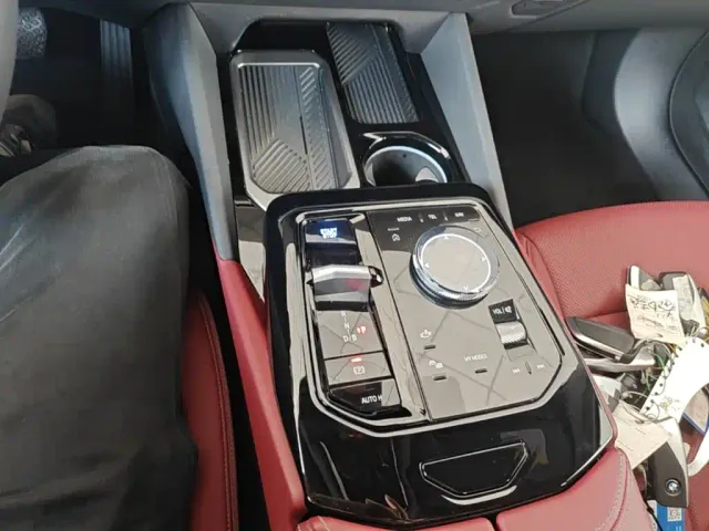 BMW i5 — Фото автомобиля 13