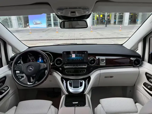 Mercedes-Benz V-Class — Фото автомобиля 8