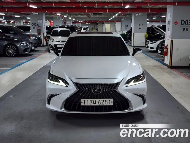 Lexus ES — Фото автомобиля 3