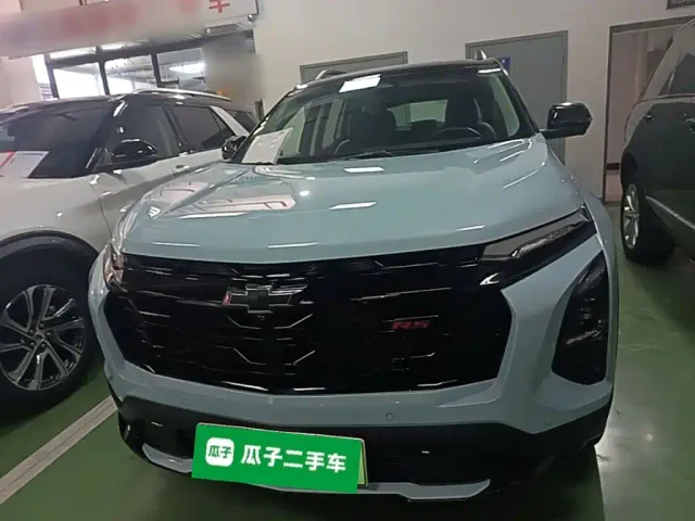Chevrolet Equinox Plus — Фото автомобиля 2