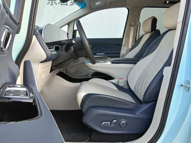 Maxus Dajia 9 — Фото автомобиля 7