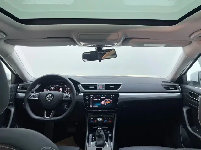 Skoda Superb — Фото автомобиля 28