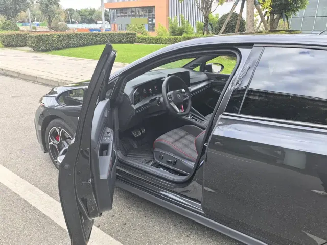 Volkswagen Golf GTI — Фото автомобиля 8