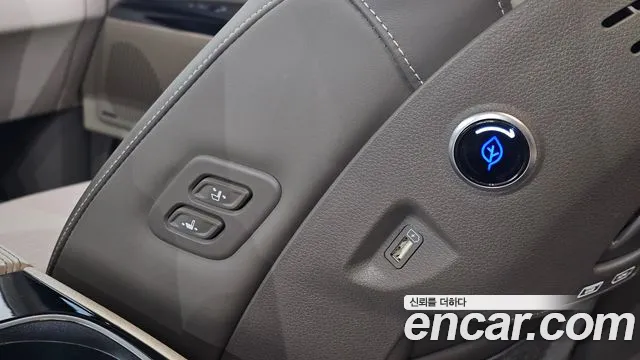 Kia Carnival Generation 4 — Фото автомобиля 16