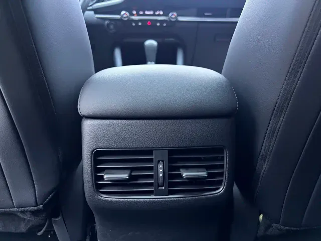 Mazda Axela — Фото автомобиля 14