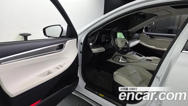 Hyundai Grandeur New — Фото автомобиля 15