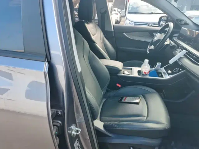 Chery Tiggo 8 — Фото автомобиля 24