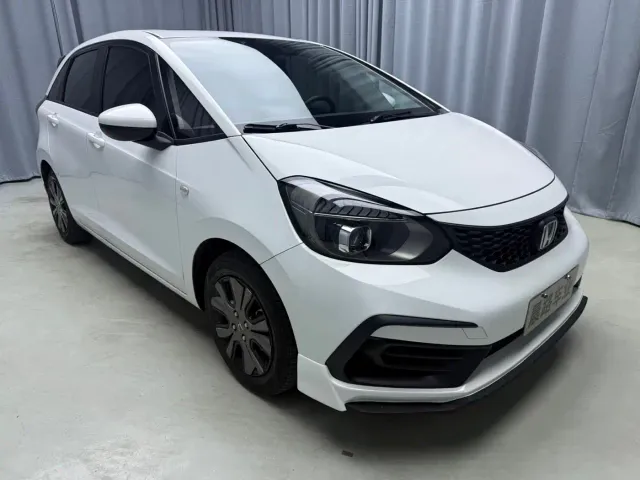 Honda Fit — Фото автомобиля 3