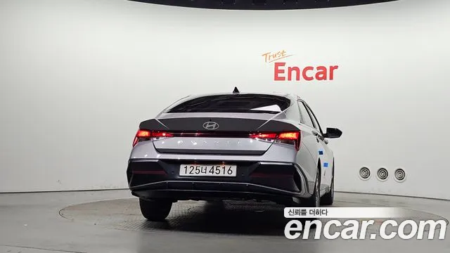 Hyundai Avante CN7 — Фото автомобиля 4