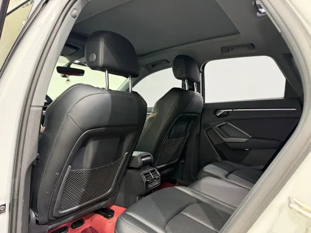 Audi Q3 — Фото автомобиля 10