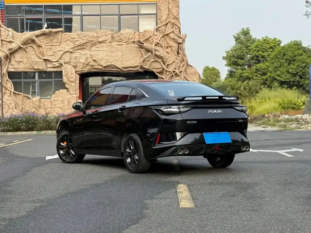 Dongfeng Yixuan — Фото автомобиля 3