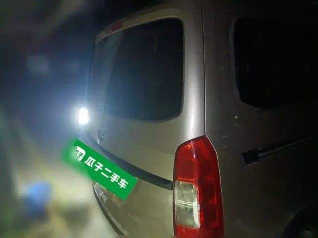 Wuling Hongguang V — Фото автомобиля 4