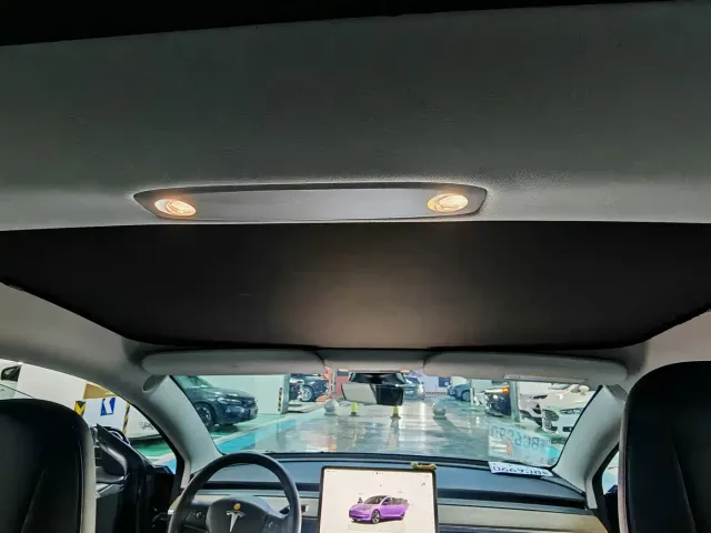 Tesla Model 3 — Фото автомобиля 9