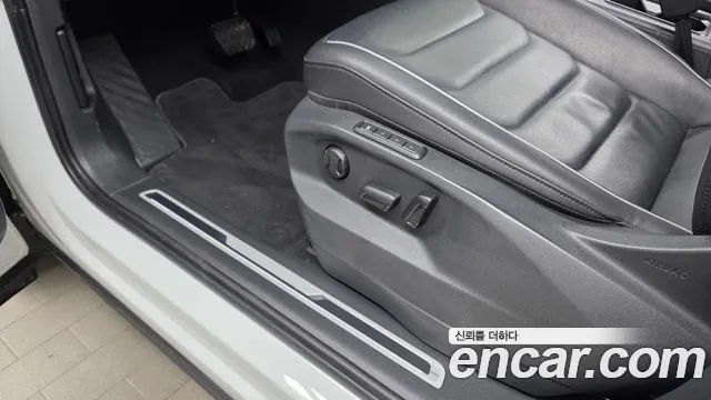 Volkswagen Tiguan Tiguan 2 поколение 2.0 TDI Premium — Фото автомобиля 16