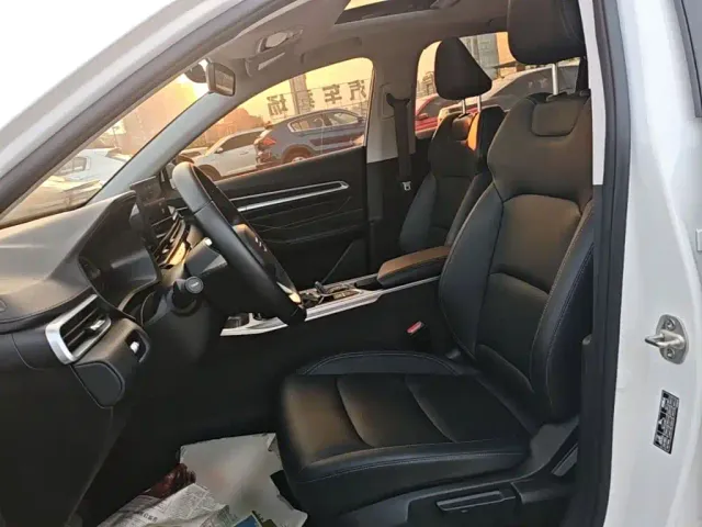 Geely Emgrand — Фото автомобиля 14