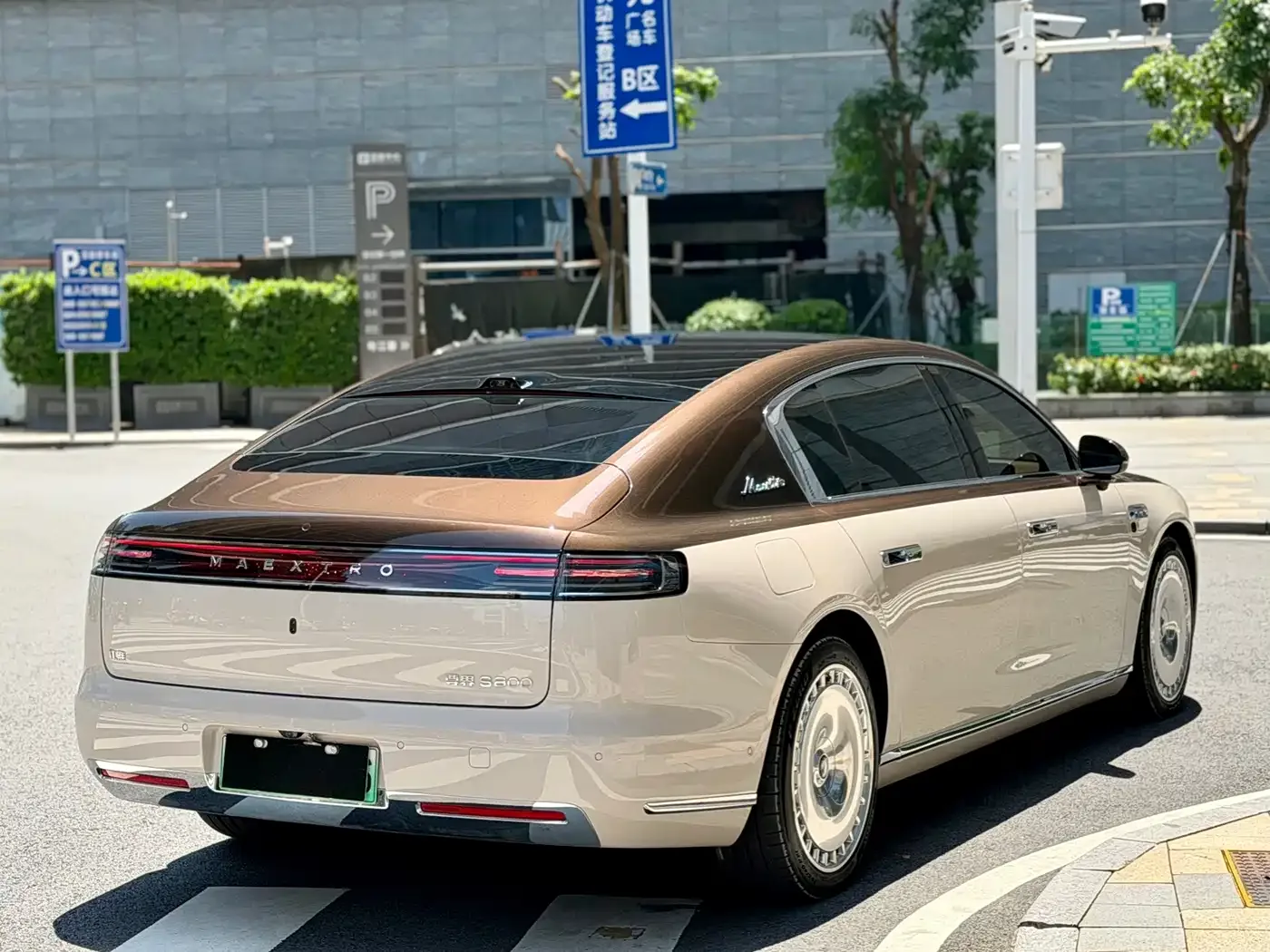 Zunjie Zunjie S800 2025 Range Extender Starlight Executive 4-Seater — Фото автомобиля 6