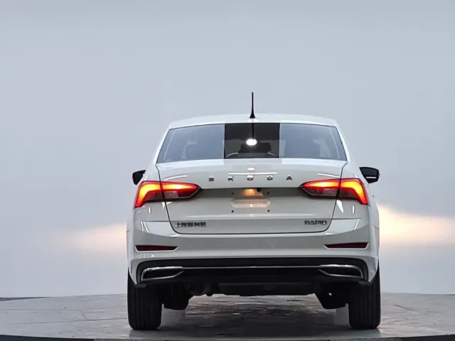 Škoda Rapid 2022 1.5L Automatic Comfort Edition — Фото автомобиля 17