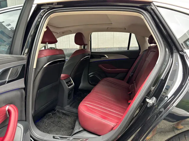 Hongqi H5 — Фото автомобиля 8