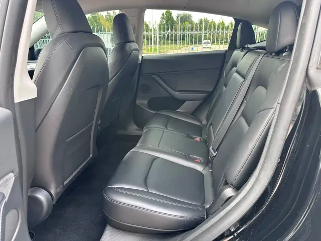 Tesla Model Y — Фото автомобиля 9