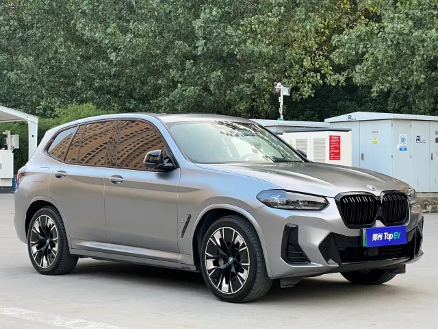 BMW iX3 — Фото автомобиля 4