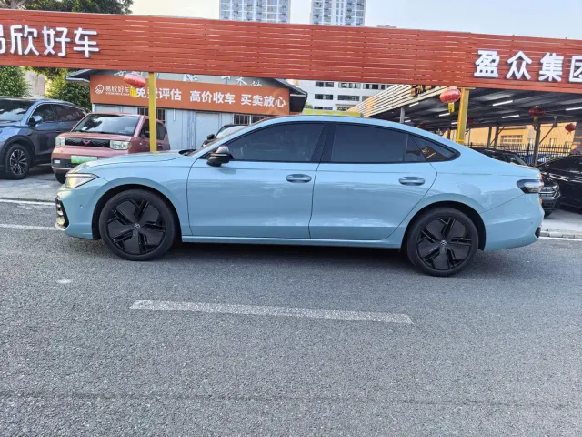 Volkswagen Passat — Фото автомобиля 4