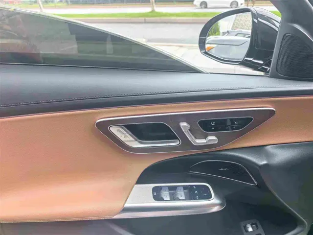 Mercedes-Benz E-Class — Фото автомобиля 7
