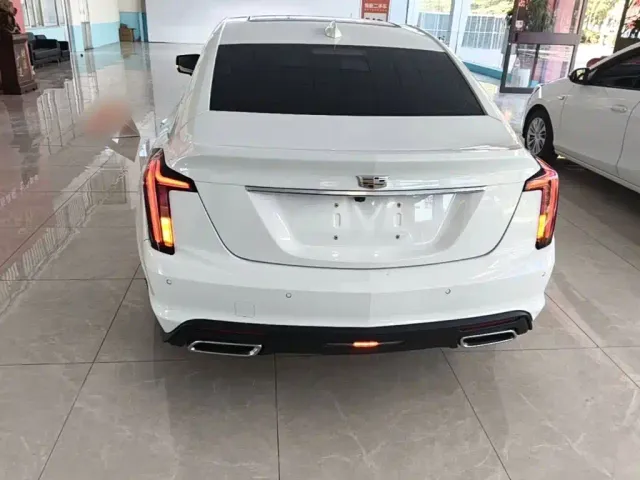 Cadillac CT5 — Фото автомобиля 5