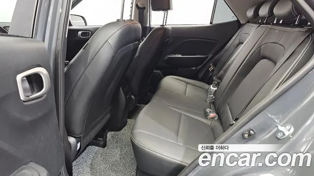 Hyundai Venue — Фото автомобиля 12