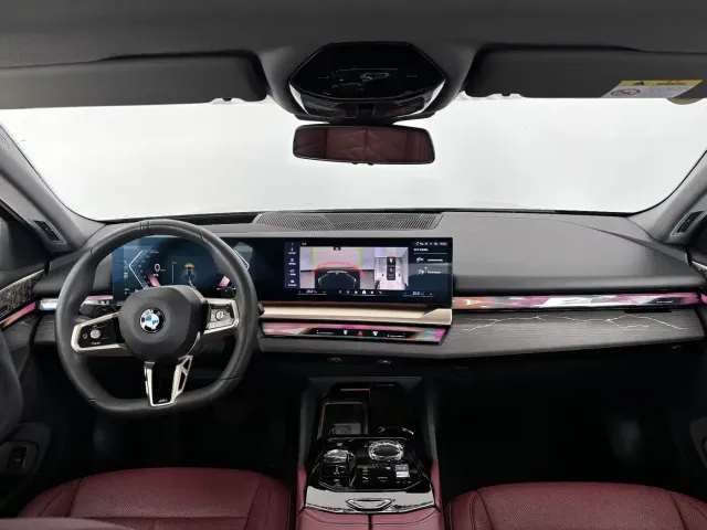 BMW BMW 5 Series 2025 530Li Premium M Sport Package — Фото автомобиля 14