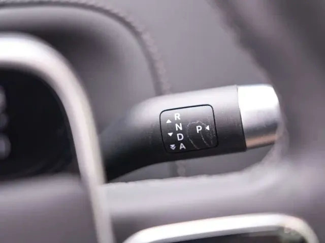 Li Auto Li Auto L6 2025 Pro Smart Renewal Edition — Фото автомобиля 12