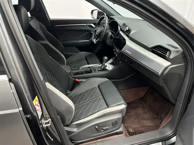 Audi Q3 — Фото автомобиля 11