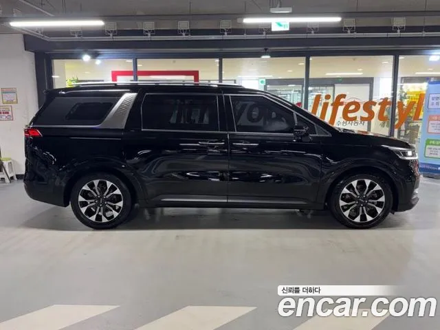 Kia Canival Carnival 4 поколение Бензин 7 мест Signature — Фото автомобиля 3