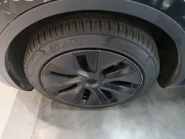 Tesla Model Y — Фото автомобиля 22