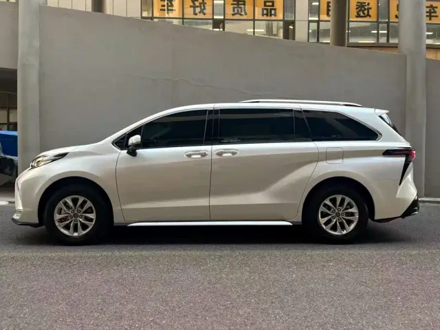 Toyota Granvia — Фото автомобиля 3