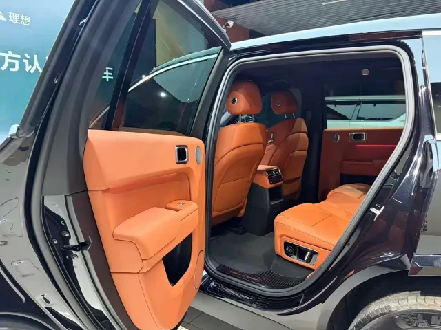 Li Auto L7 — Фото автомобиля 11