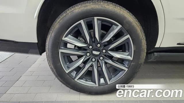 Cadillac Escalade Escalade 5 поколение — Фото автомобиля 5