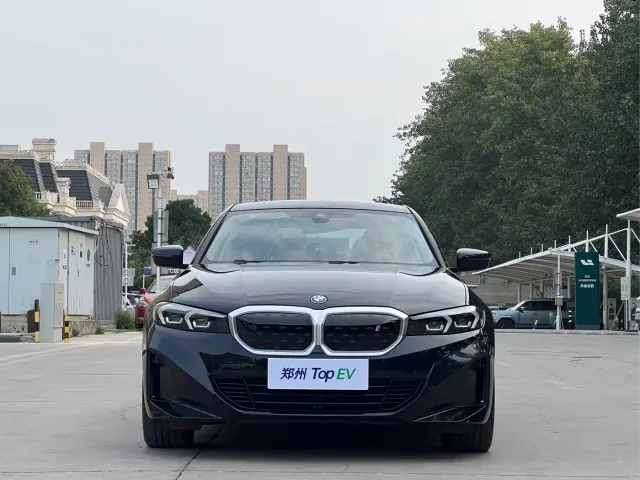 BMW i3 — Фото автомобиля 2