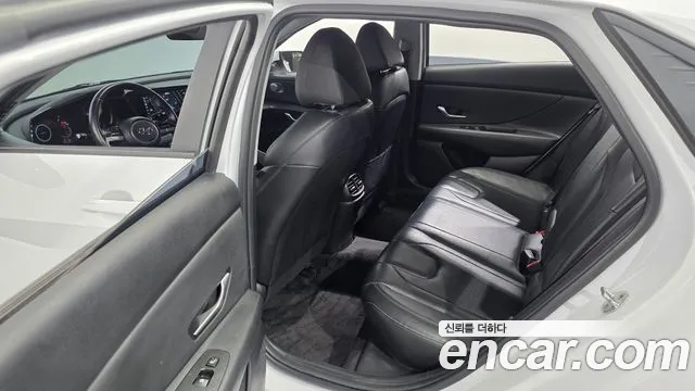 Hyundai AVANTE Avante (CN7) — Фото автомобиля 19