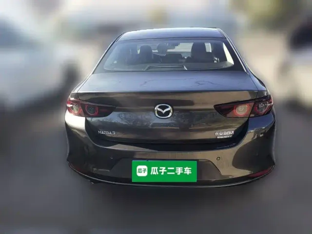 Mazda Axela — Фото автомобиля 7