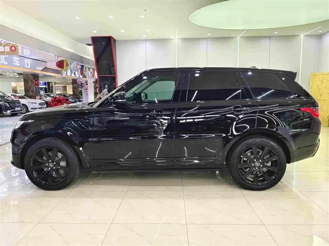 Land Rover Range Rover Sport — Фото автомобиля 17