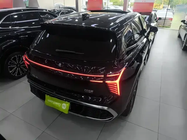 Hongqi HS3 PHEV — Фото автомобиля 6
