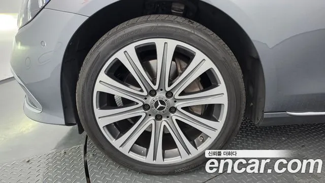 Mercedes-Benz E-Class E-класс W213 E350 4MATIC Exclusive — Фото автомобиля 5