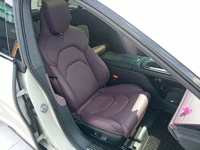 Xiaomi SU7 — Фото автомобиля 24