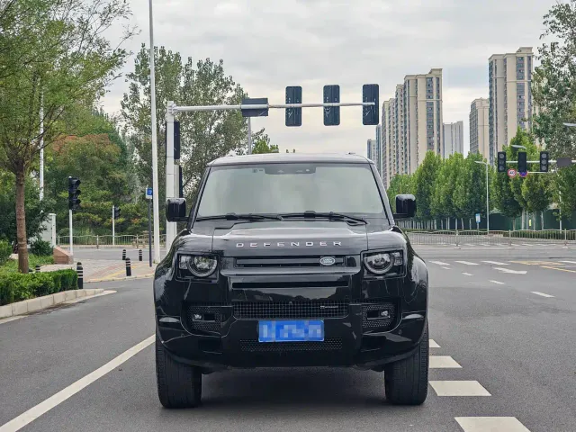 Land Rover Defender — Фото автомобиля 20