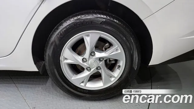 Hyundai AVANTE Avante (CN7) — Фото автомобиля 21